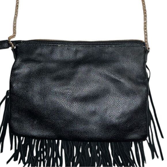 H&M black faux suede fringe shoulder bag. Gold chain strap. Good condition - Picture 7 of 8